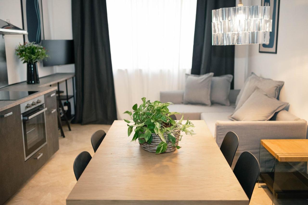 Black Marble - Design Apartment Bari Buitenkant foto