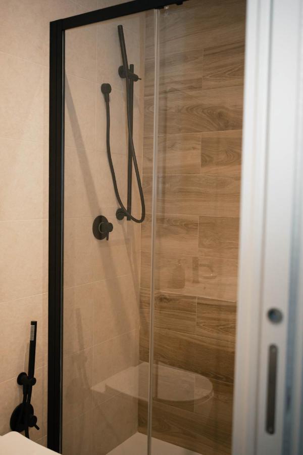 Black Marble - Design Apartment Bari Buitenkant foto